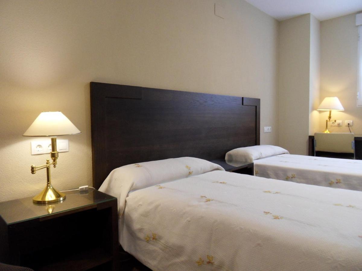 Hostal El Estudio Almansa Extérieur photo