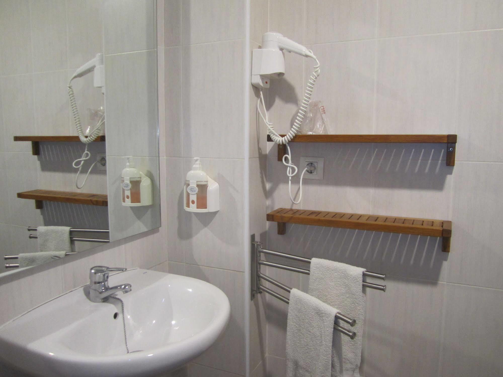 Hostal El Estudio Almansa Extérieur photo